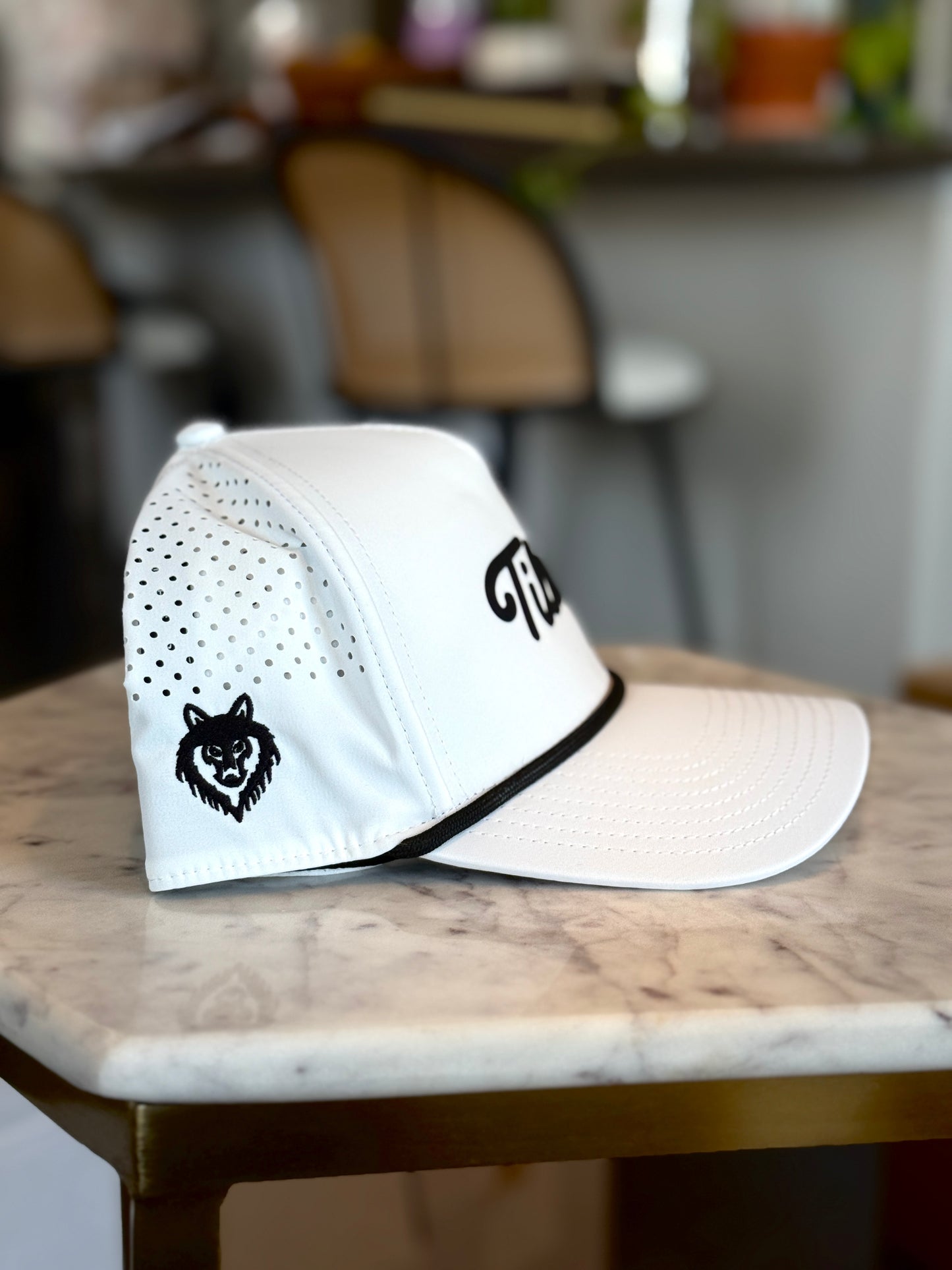TILTED GOLF HAT-WHITE